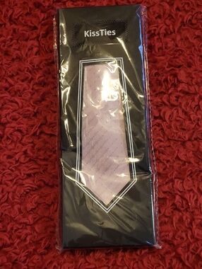 Men's Light Pink Tie - Classic Textured Design